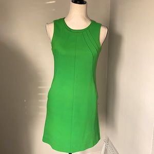 Gorgeous green DVF sheath dress w/ pockets